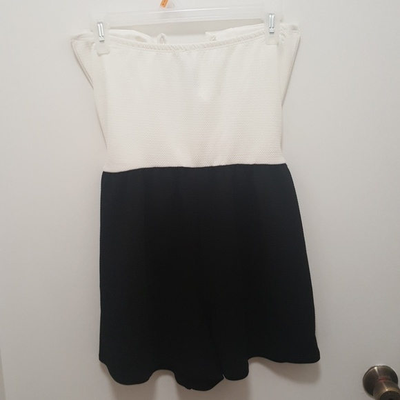 Black/White Romper NWOT - Picture 4 of 4